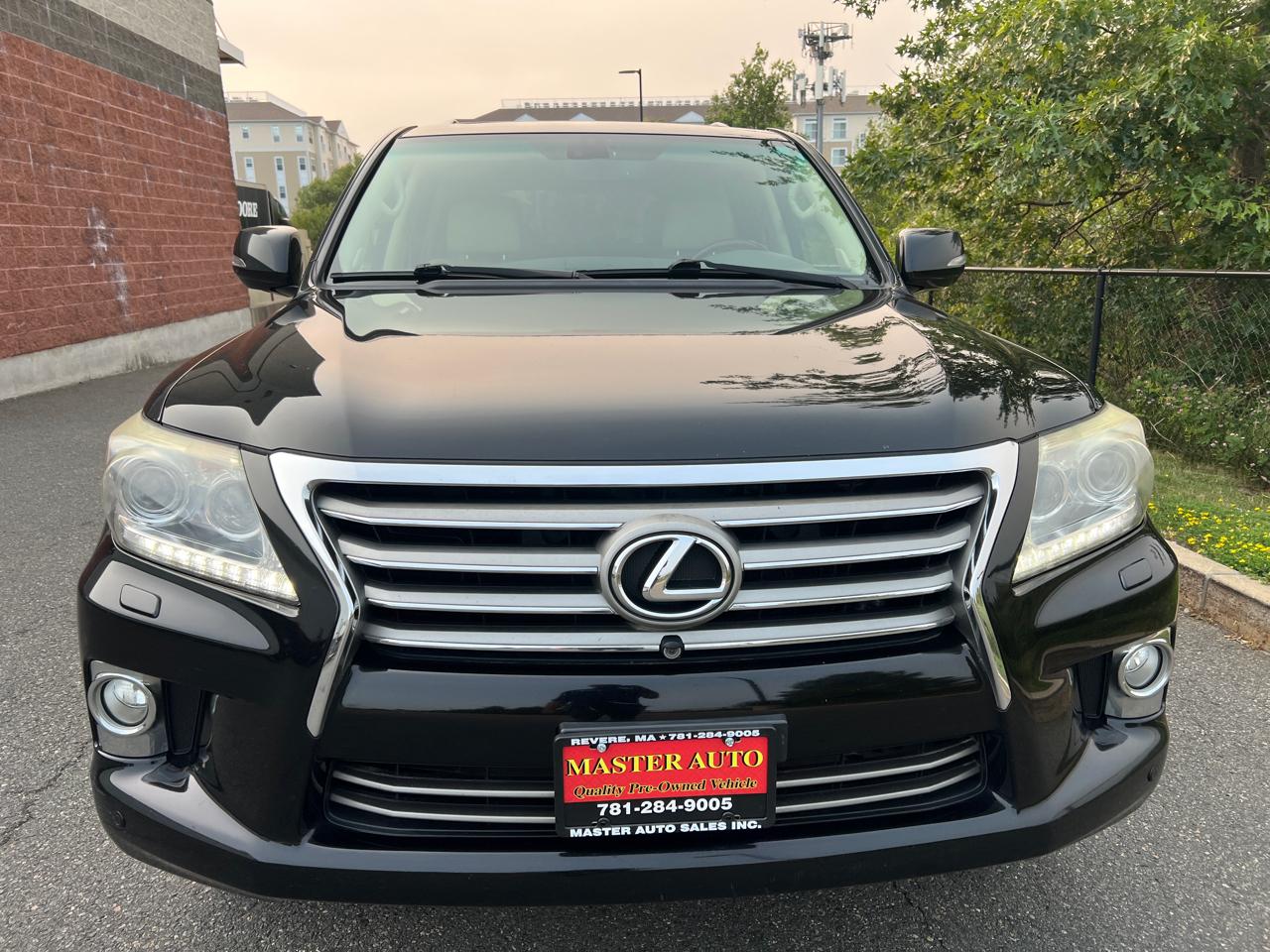 Lexus LX 570 4D SUV AWD w/3-Row 2013