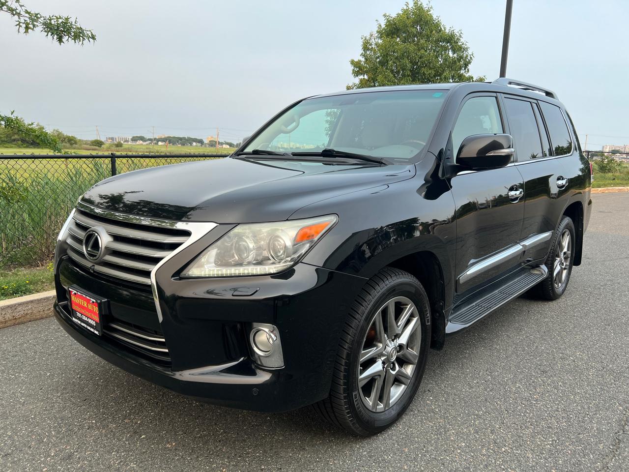 Lexus LX 570 4D SUV AWD w/3-Row 2013
