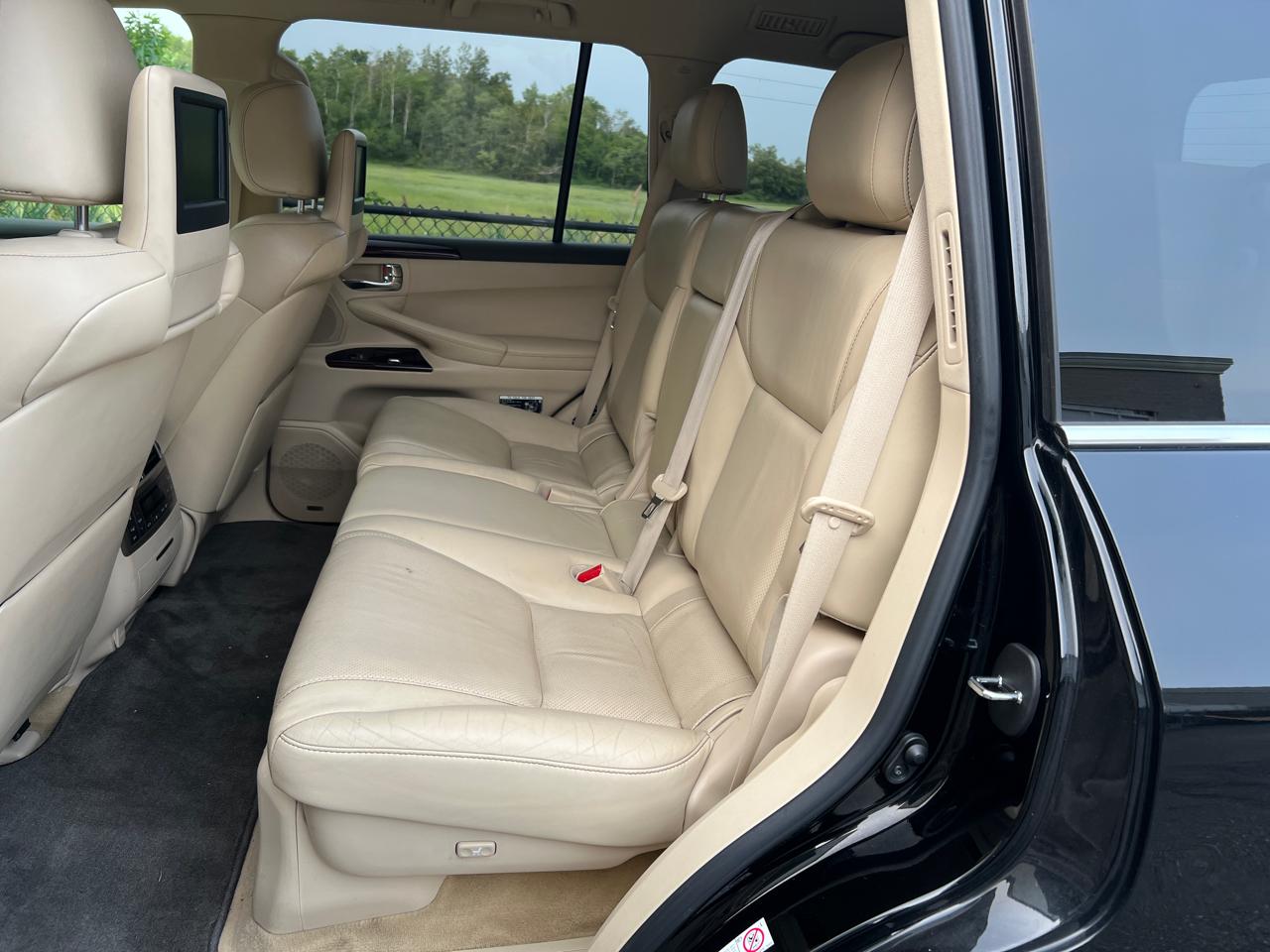 Lexus LX 570 4D SUV AWD w/3-Row 2013