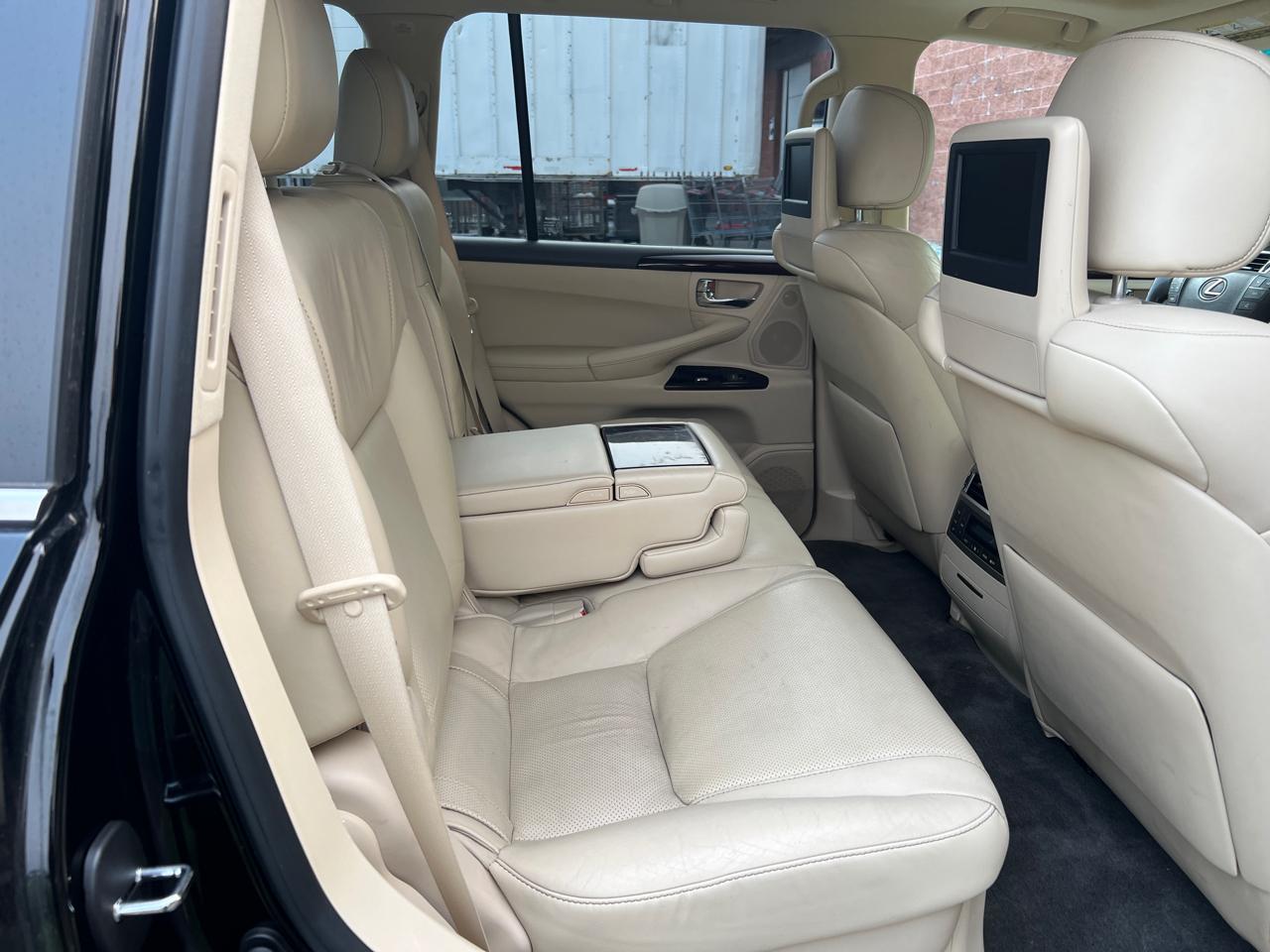 Lexus LX 570 4D SUV AWD w/3-Row 2013