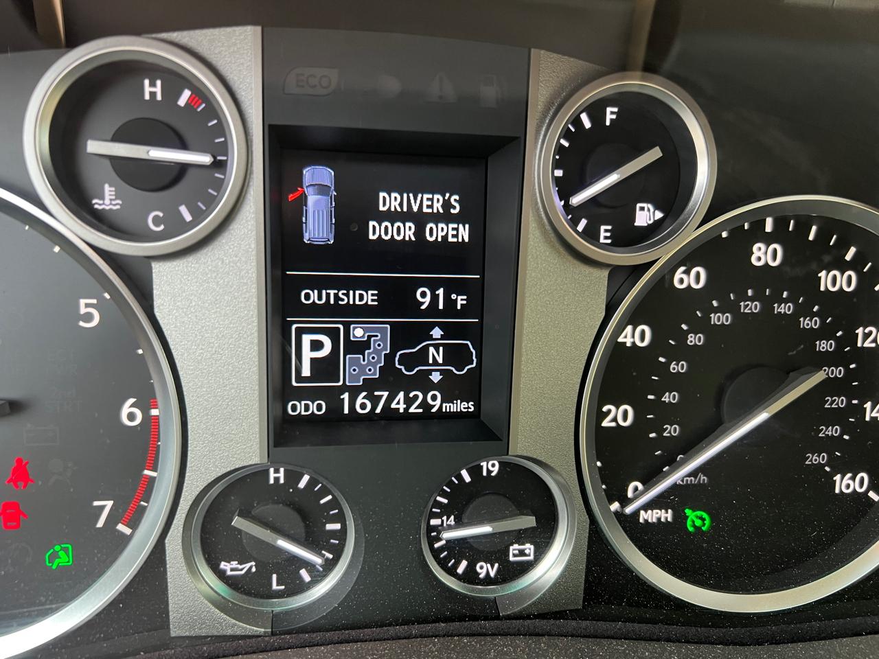 Lexus LX 570 4D SUV AWD w/3-Row 2013