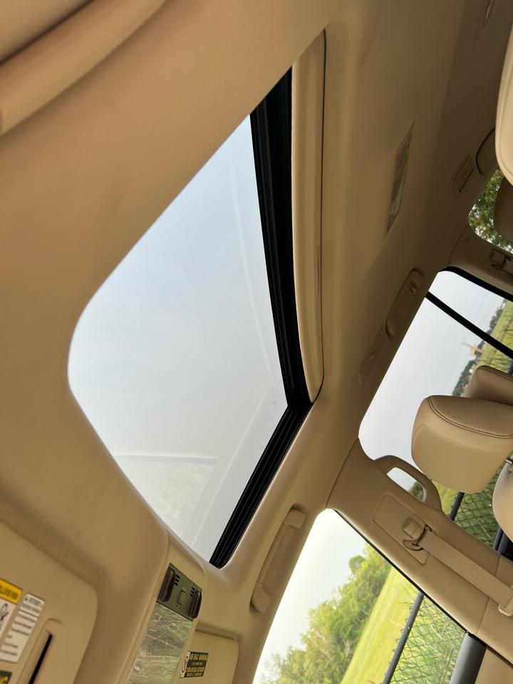 Lexus LX 570 4D SUV AWD w/3-Row 2013