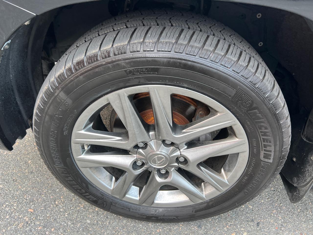 Lexus LX 570 4D SUV AWD w/3-Row 2013