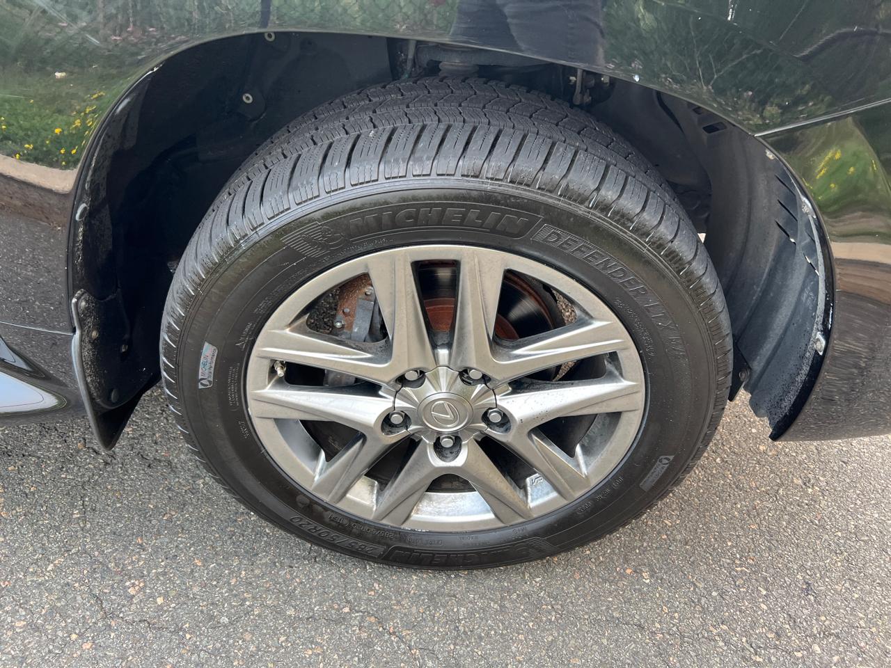 Lexus LX 570 4D SUV AWD w/3-Row 2013