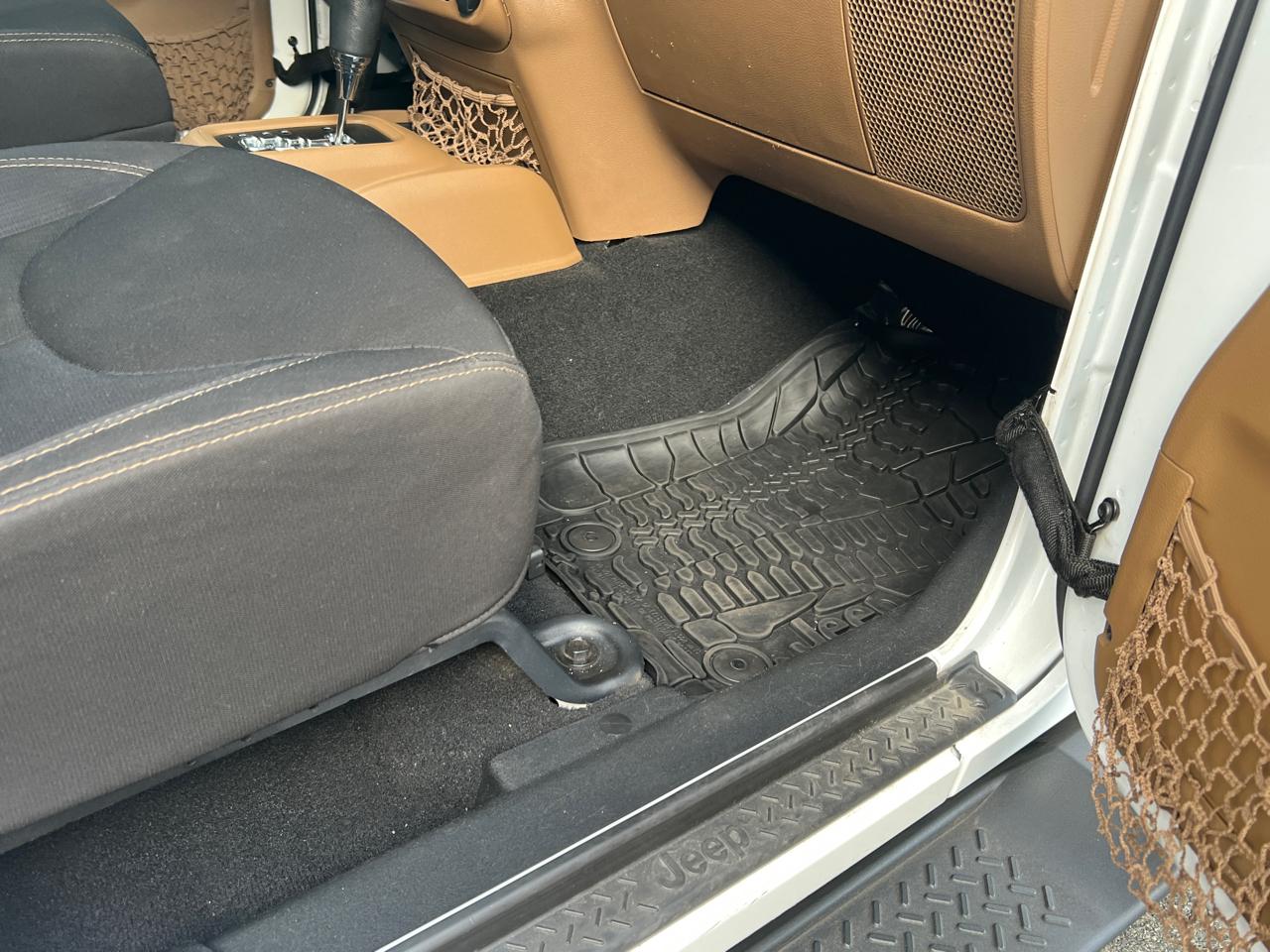 Jeep Wrangler Unlimited Sahara 4WD 2014
