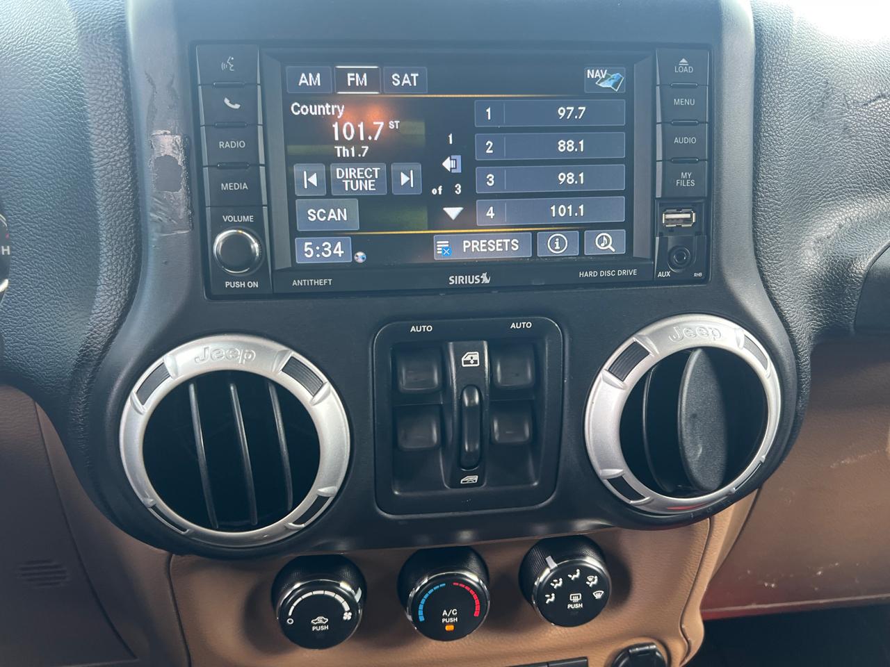 Jeep Wrangler Unlimited Sahara 4WD 2014