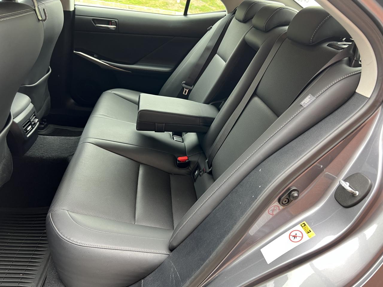 Lexus IS 300 AWD 2016