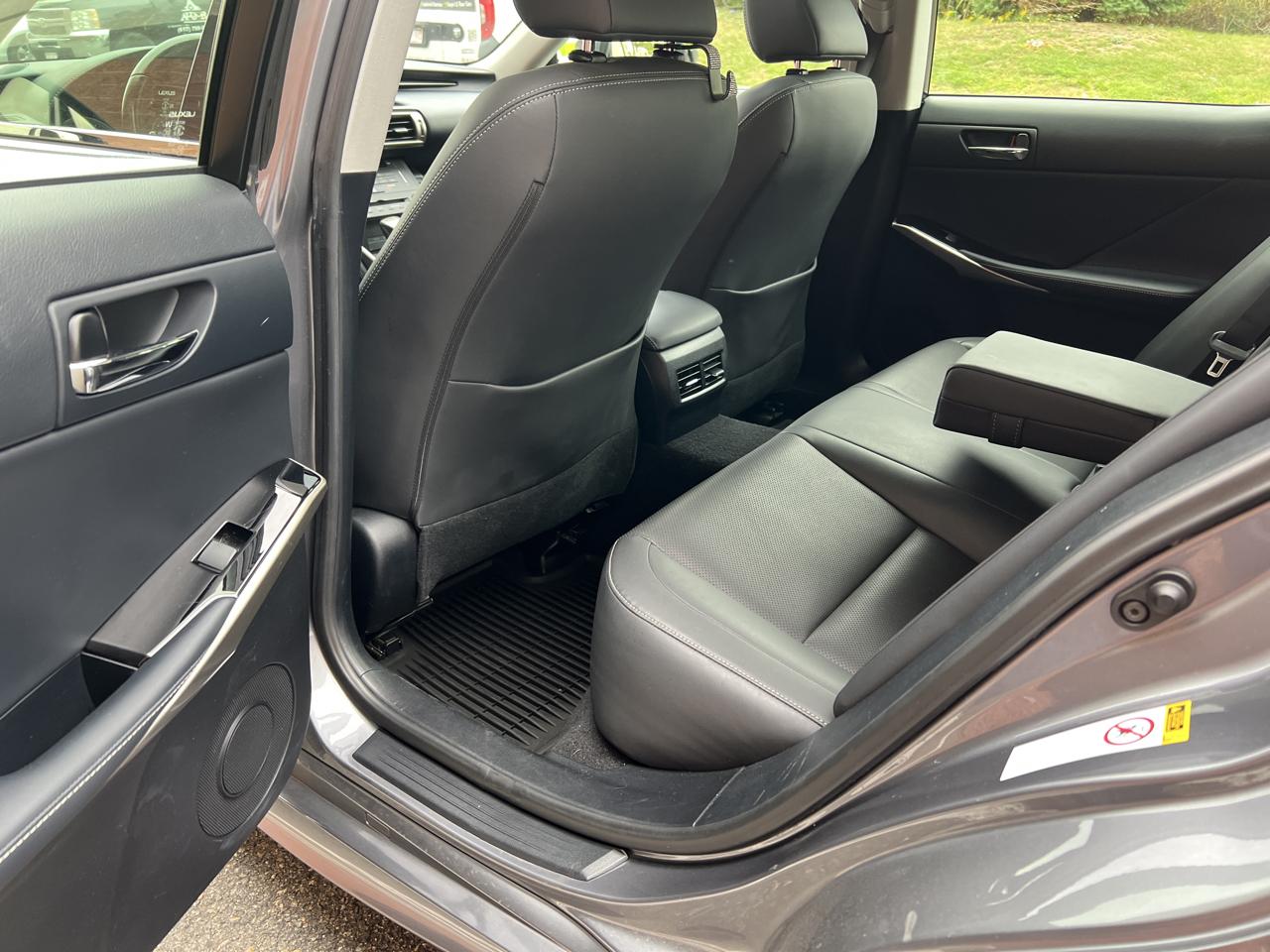 Lexus IS 300 AWD 2016