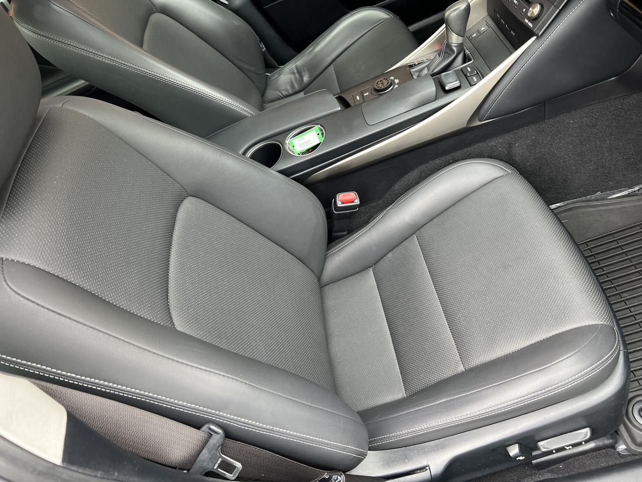 Lexus IS 300 AWD 2016