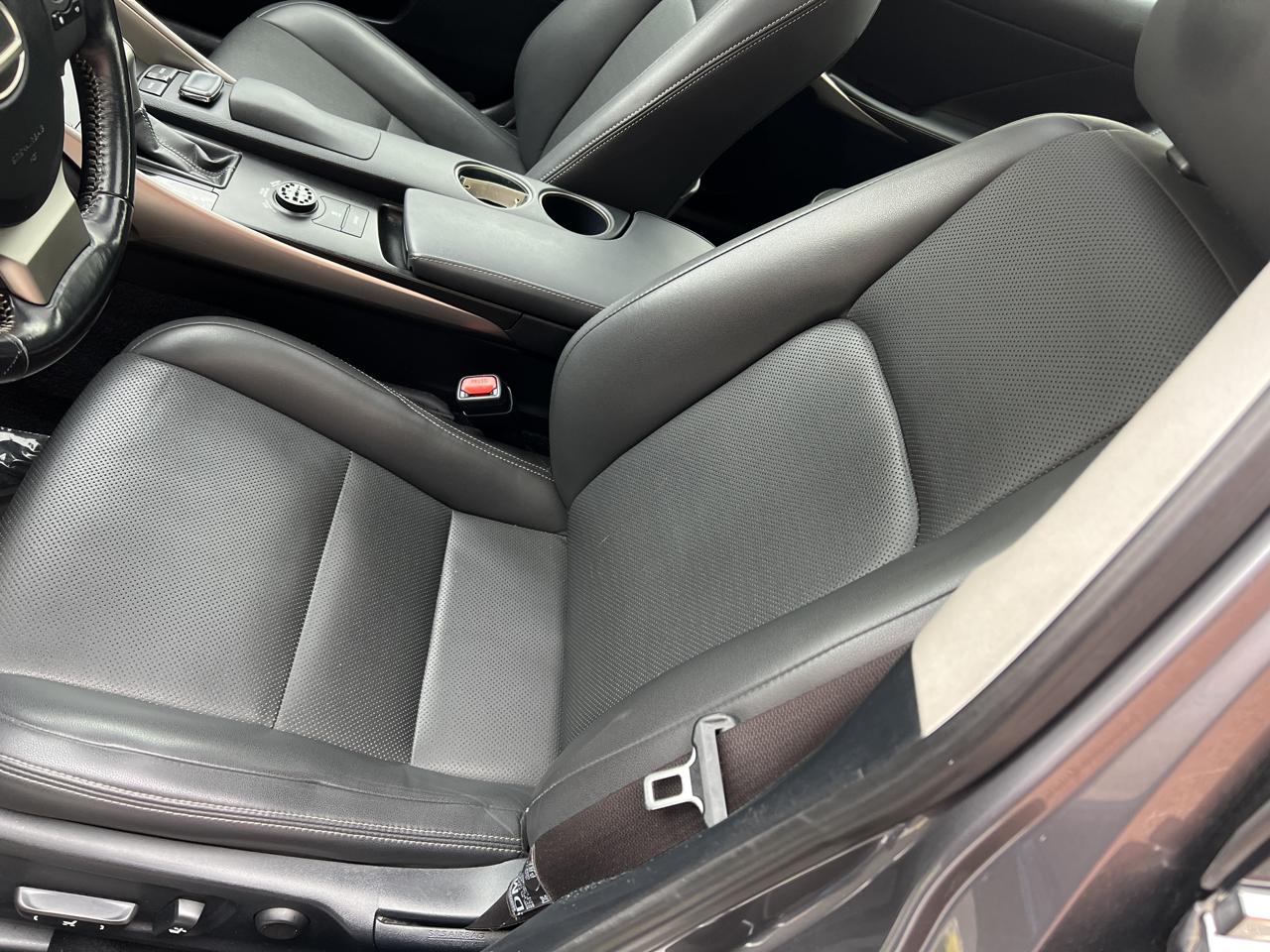 Lexus IS 300 AWD 2016