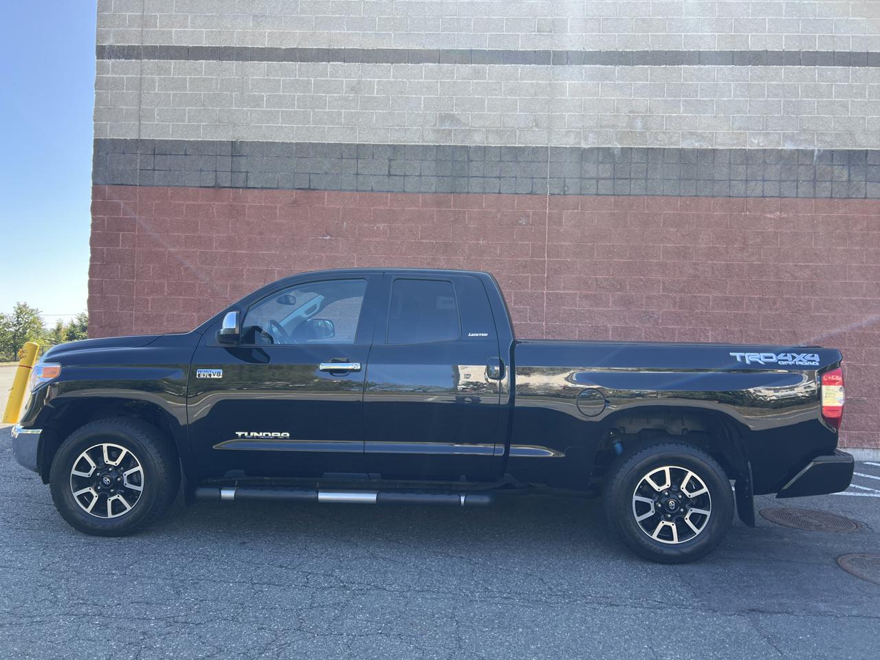 Toyota Tundra Limited 5.7L Double Cab 4WD 2016