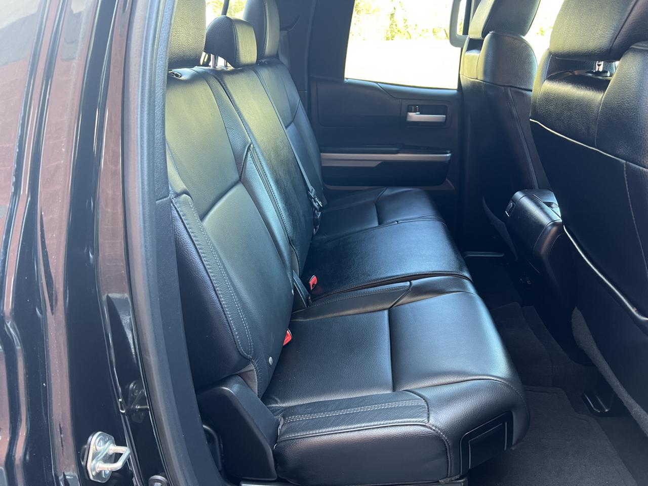 Toyota Tundra Limited 5.7L Double Cab 4WD 2016
