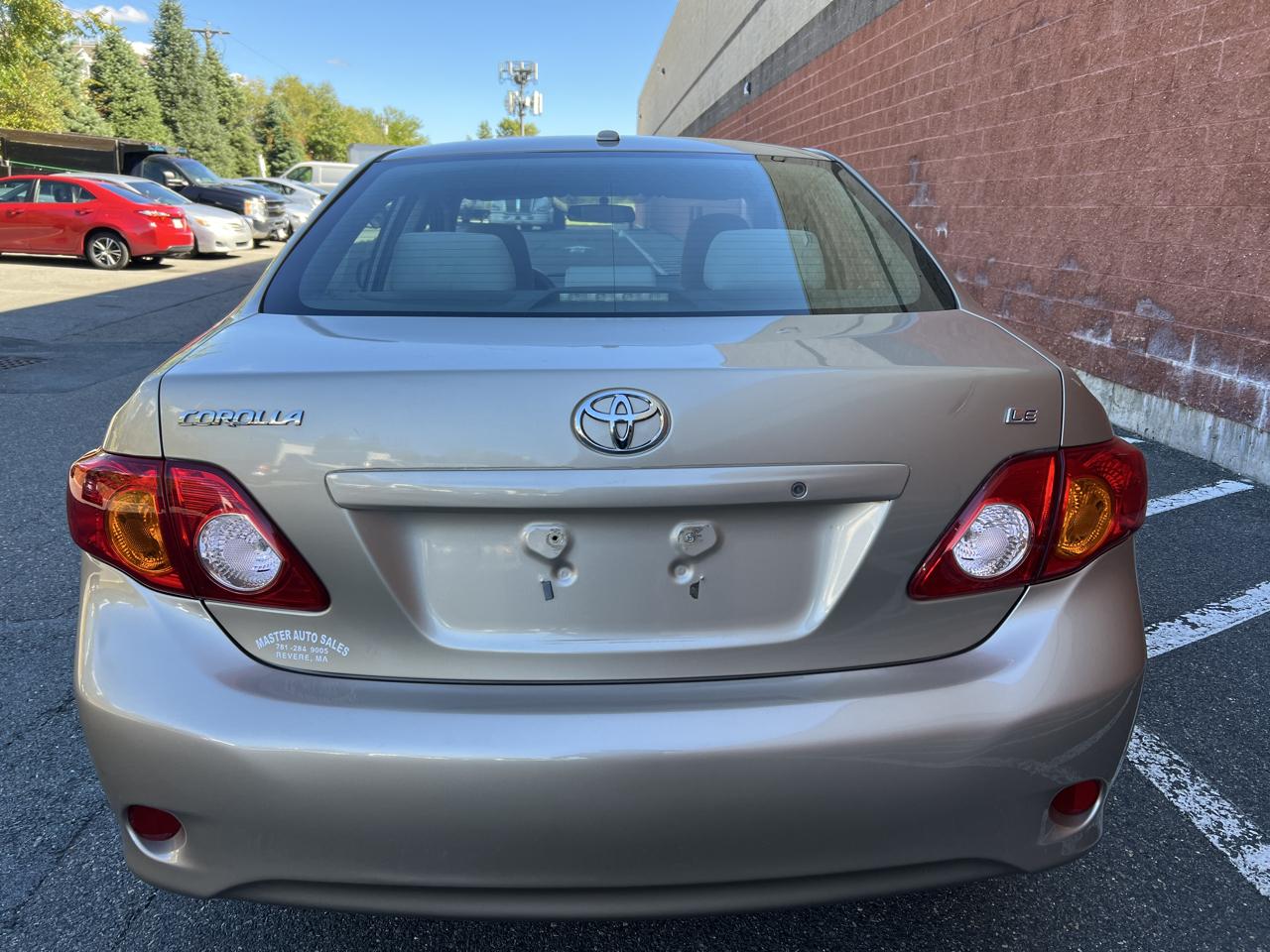Toyota Corolla 4dr Sdn Auto LE (Natl) 2010