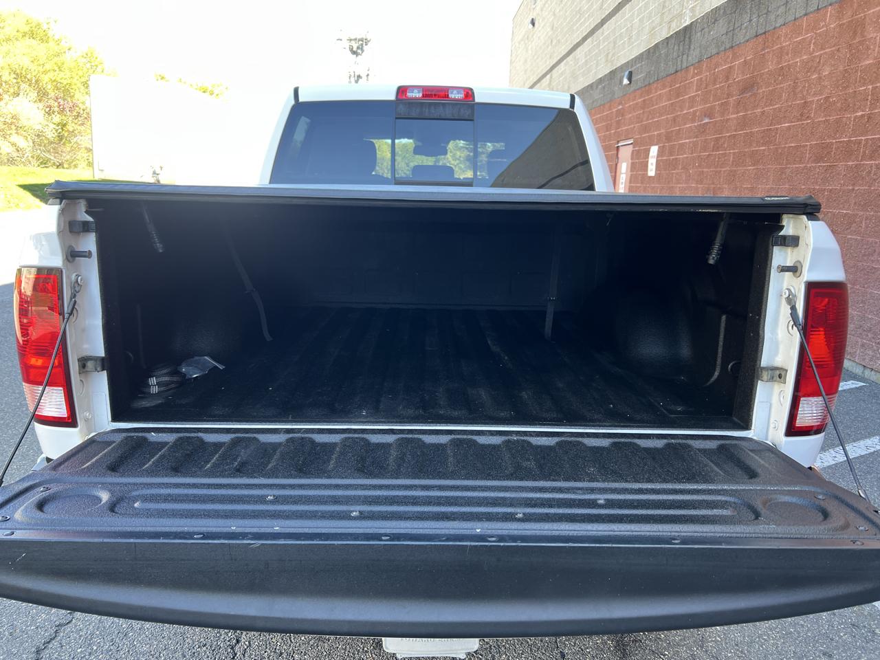 RAM 1500 Big Horn Quad Cab 4WD SWB 2017
