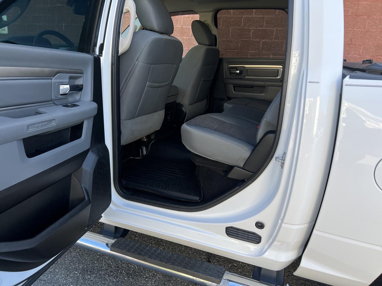 RAM 1500 Big Horn Quad Cab 4WD SWB 2017