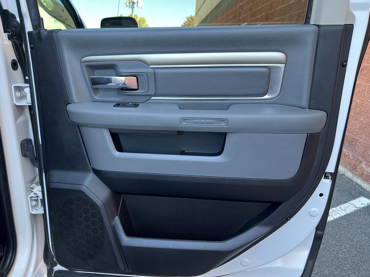 RAM 1500 Big Horn Quad Cab 4WD SWB 2017