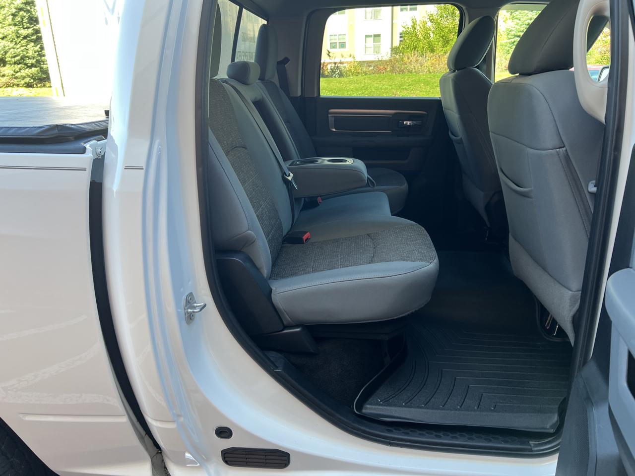 RAM 1500 Big Horn Quad Cab 4WD SWB 2017