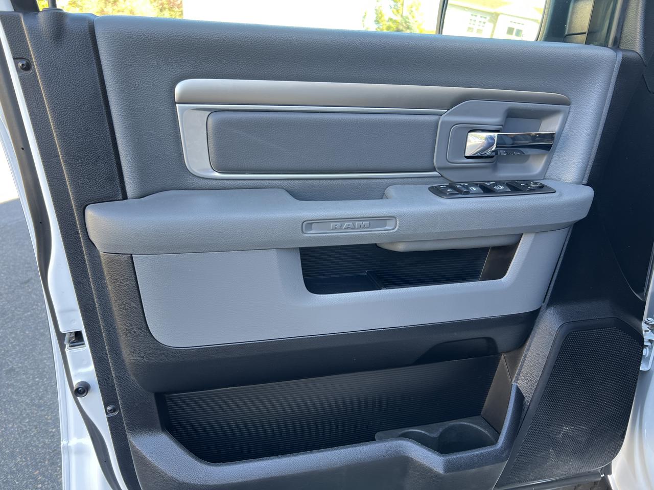 RAM 1500 Big Horn Quad Cab 4WD SWB 2017