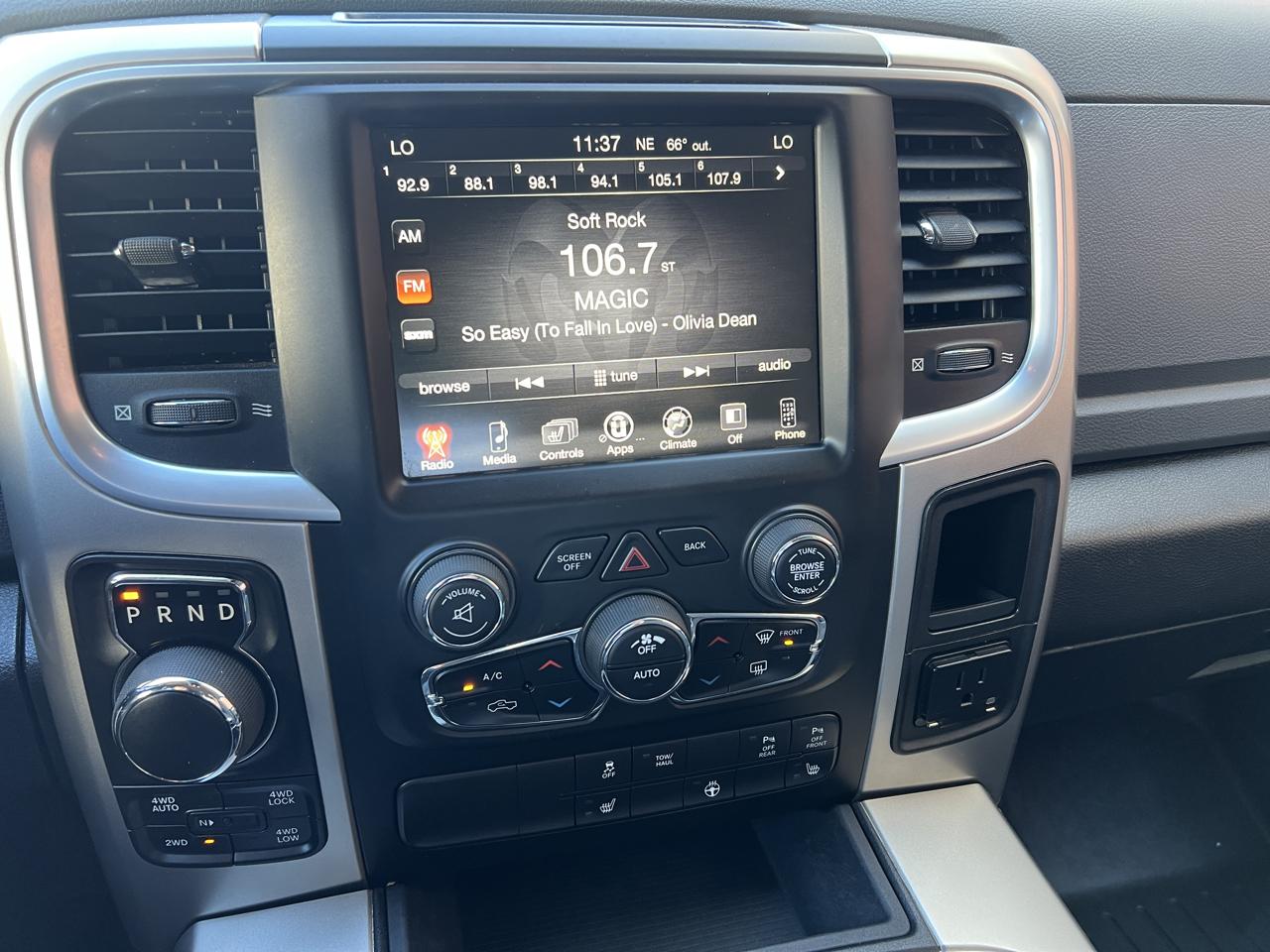 RAM 1500 Big Horn Quad Cab 4WD SWB 2017
