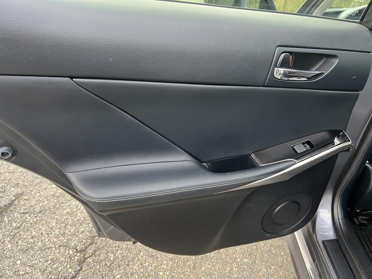 Lexus IS 300 AWD 2016