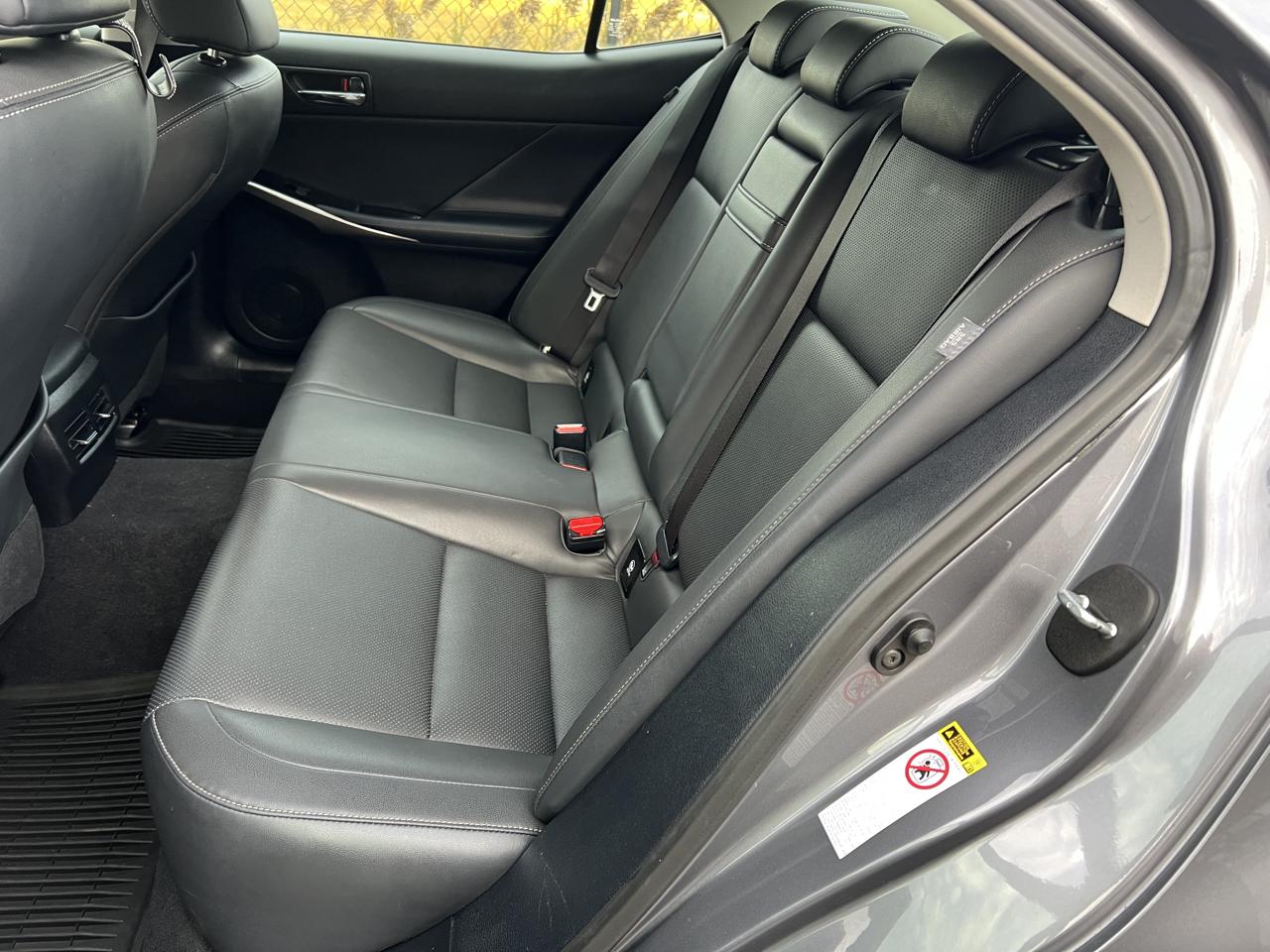 Lexus IS 300 AWD 2016