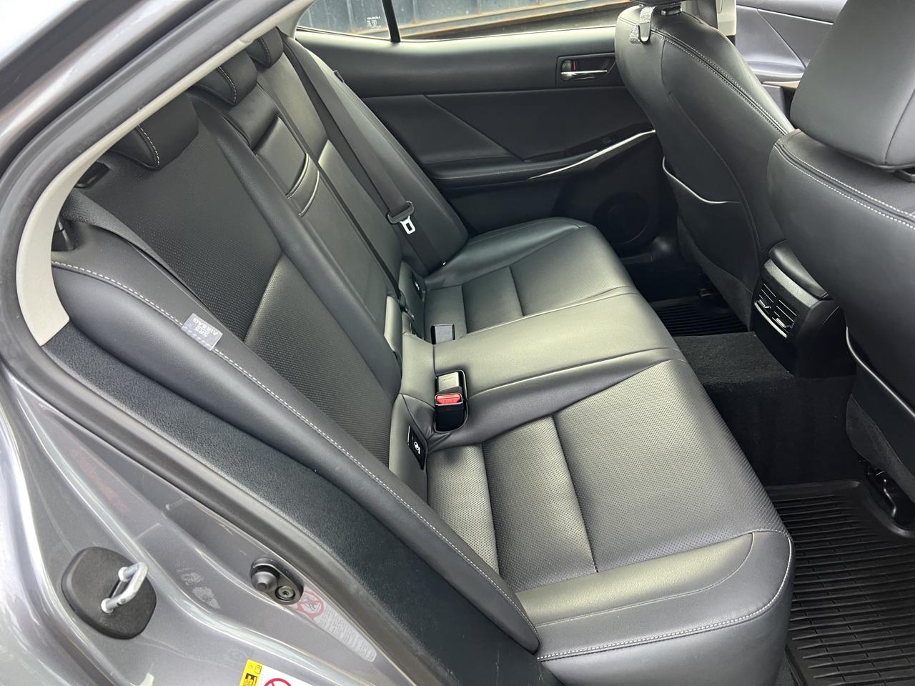 Lexus IS 300 AWD 2016