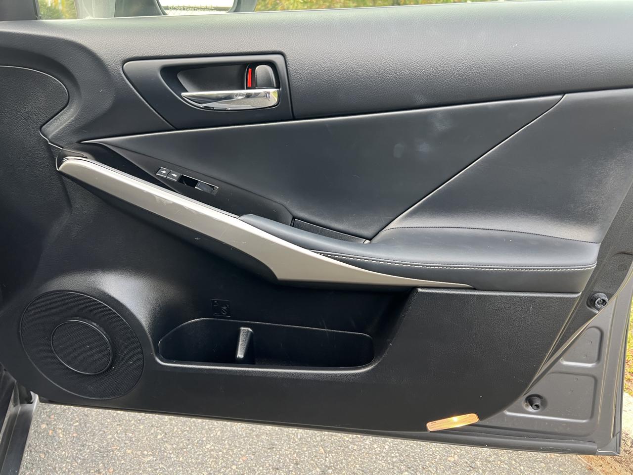 Lexus IS 300 AWD 2016