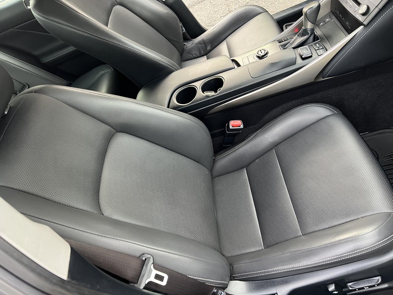 Lexus IS 300 AWD 2016