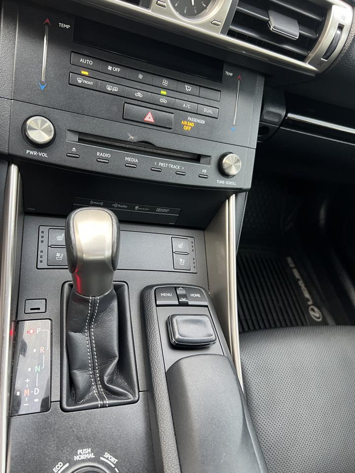 Lexus IS 300 AWD 2016