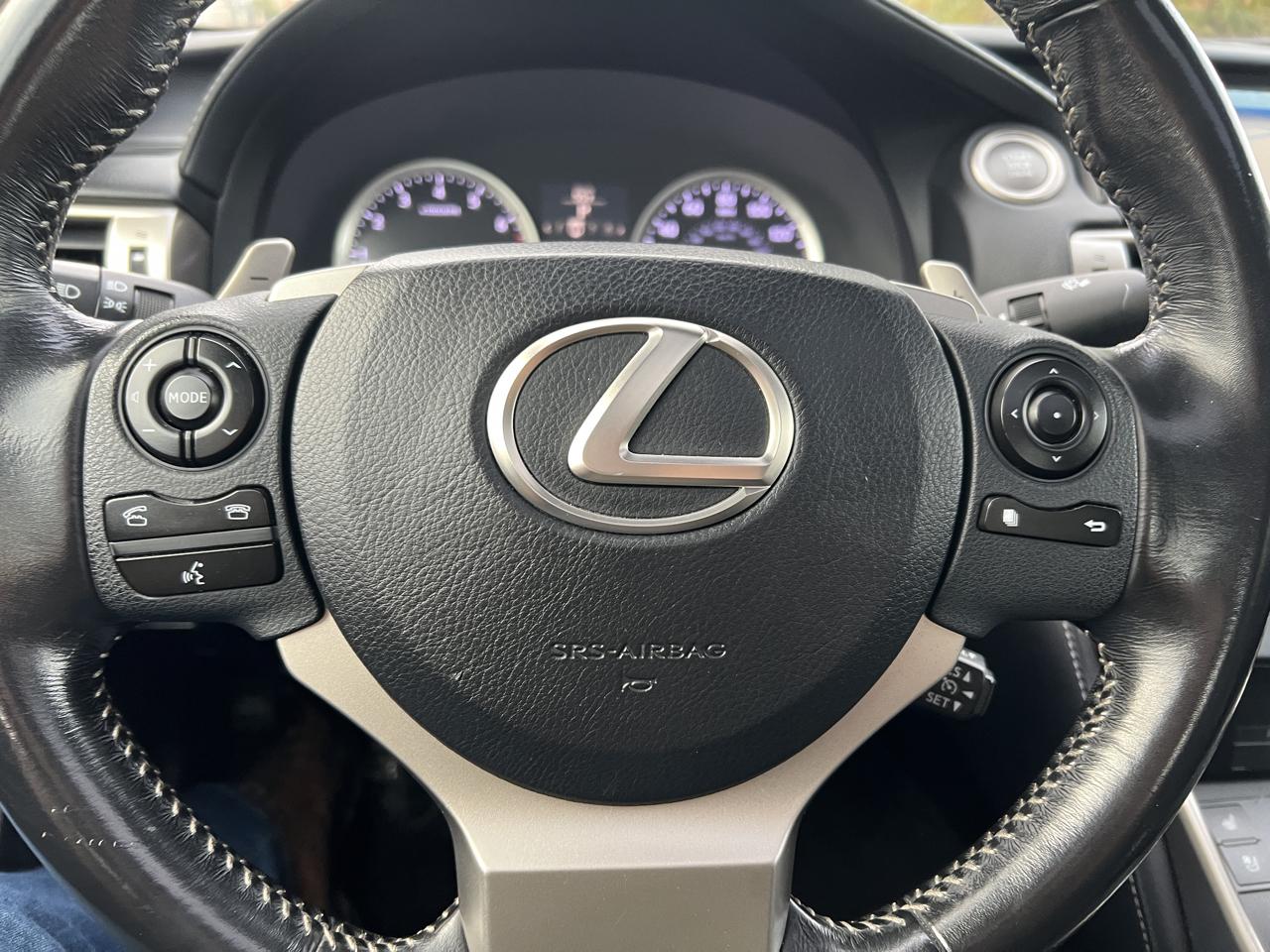 Lexus IS 300 AWD 2016