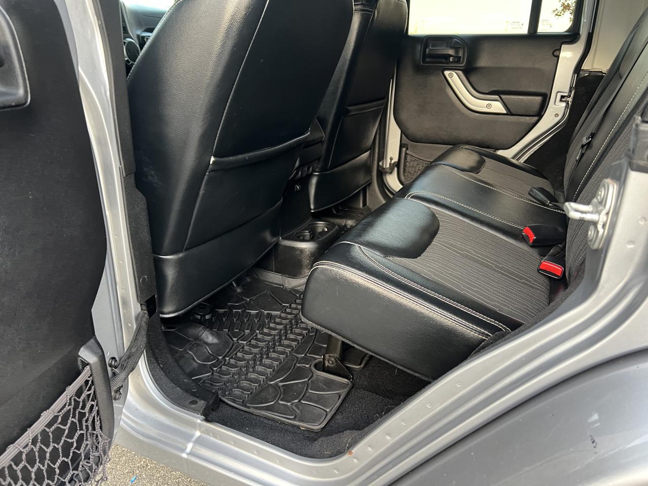 Jeep Wrangler Unlimited Freedom 4x4 2015