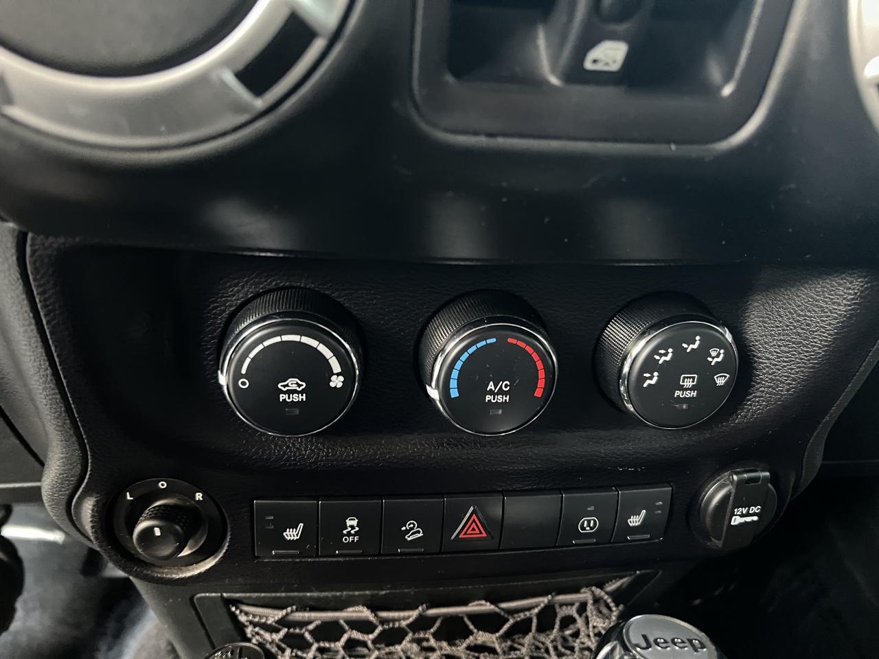 Jeep Wrangler Unlimited Freedom 4x4 2015