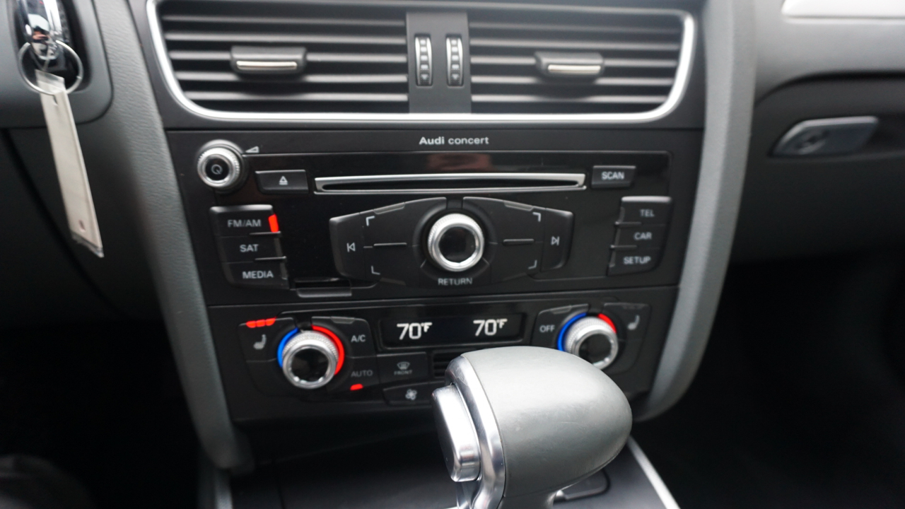 Audi A4 4dr Sdn Auto quattro 2.0T Premium Plus 2015