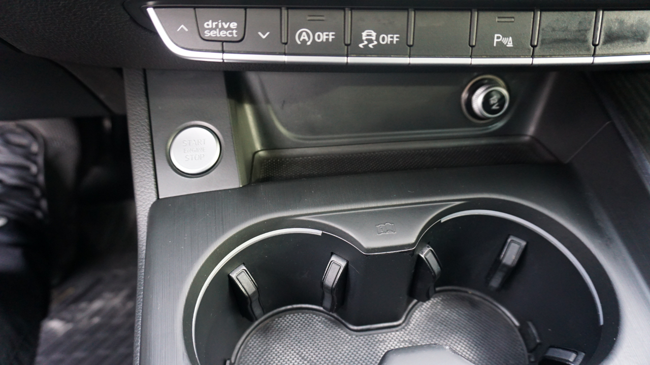 Audi A4 2.0 TFSI Auto Premium Plus quattro AWD 2017