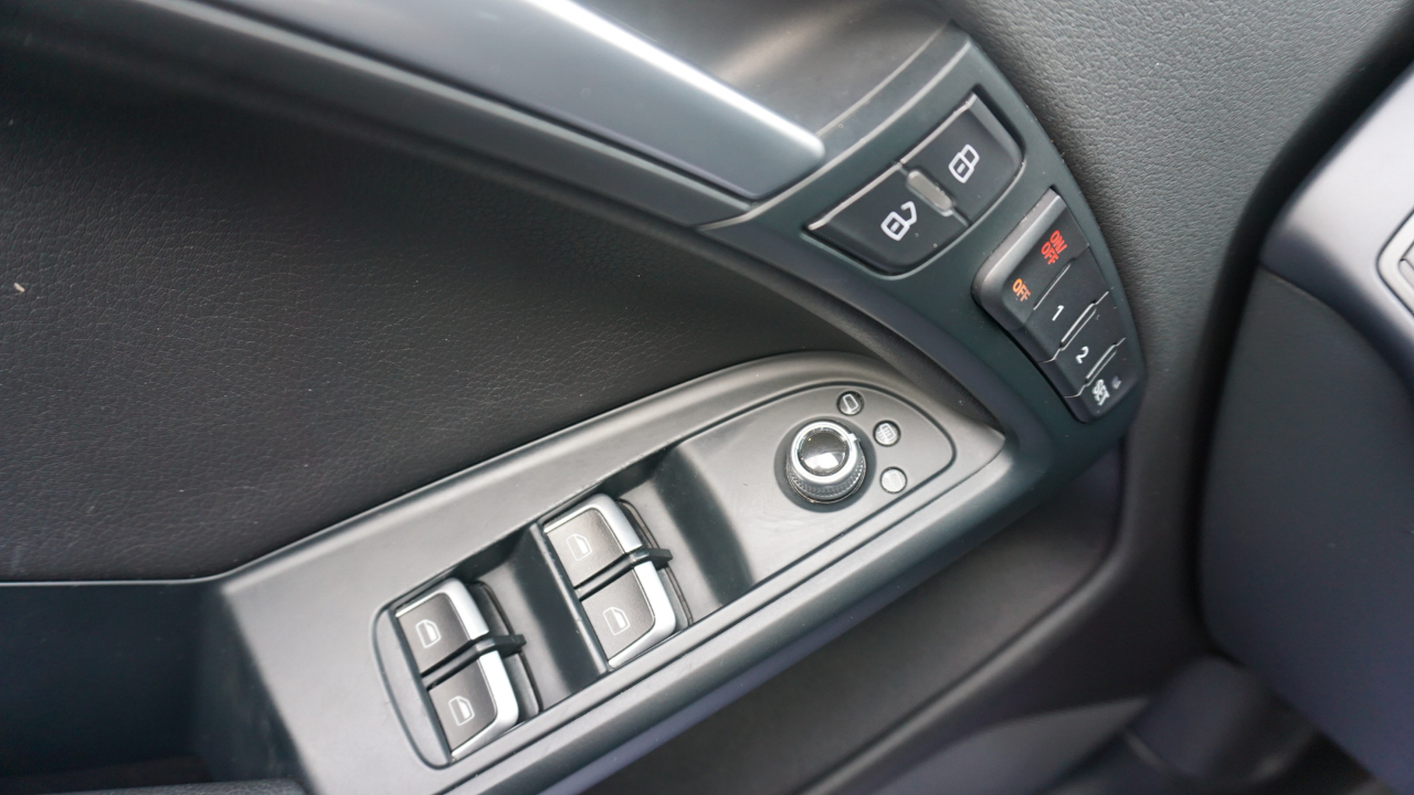 Audi A5 2dr Cabriolet Auto quattro 2.0T Premium Plus 2014