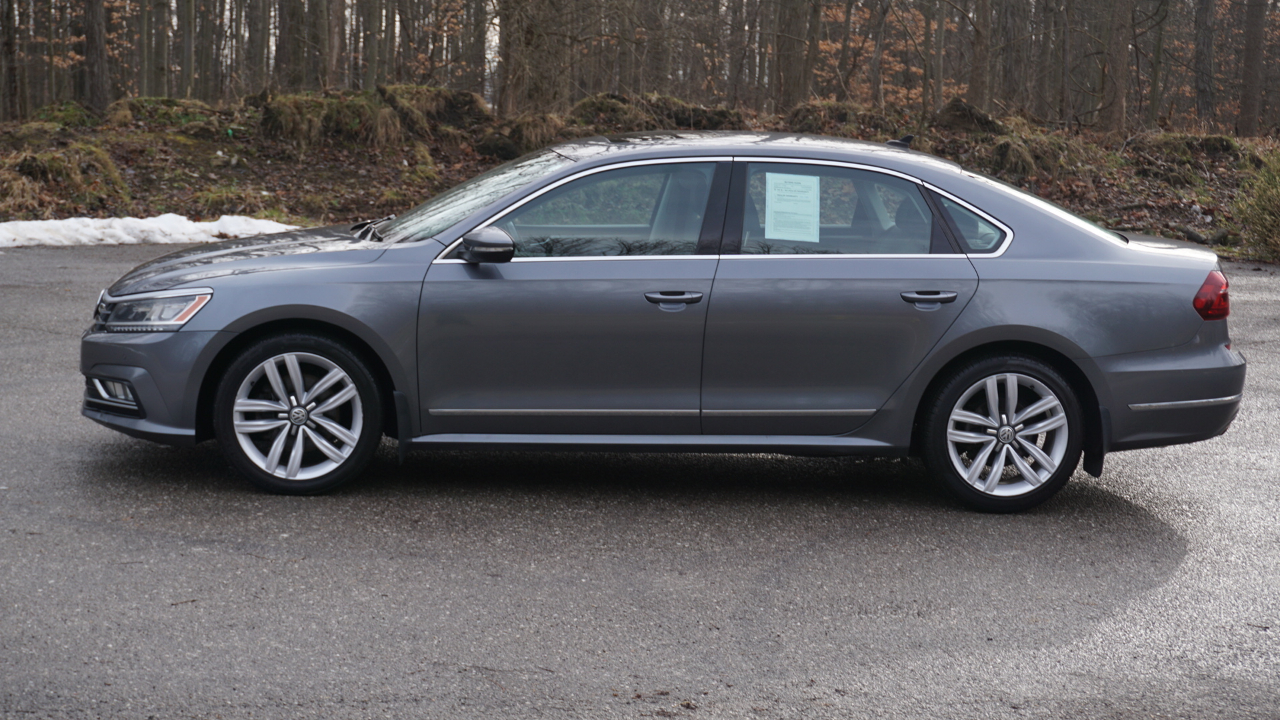 Volkswagen Passat 1.8T SE w/Technology Auto 2017