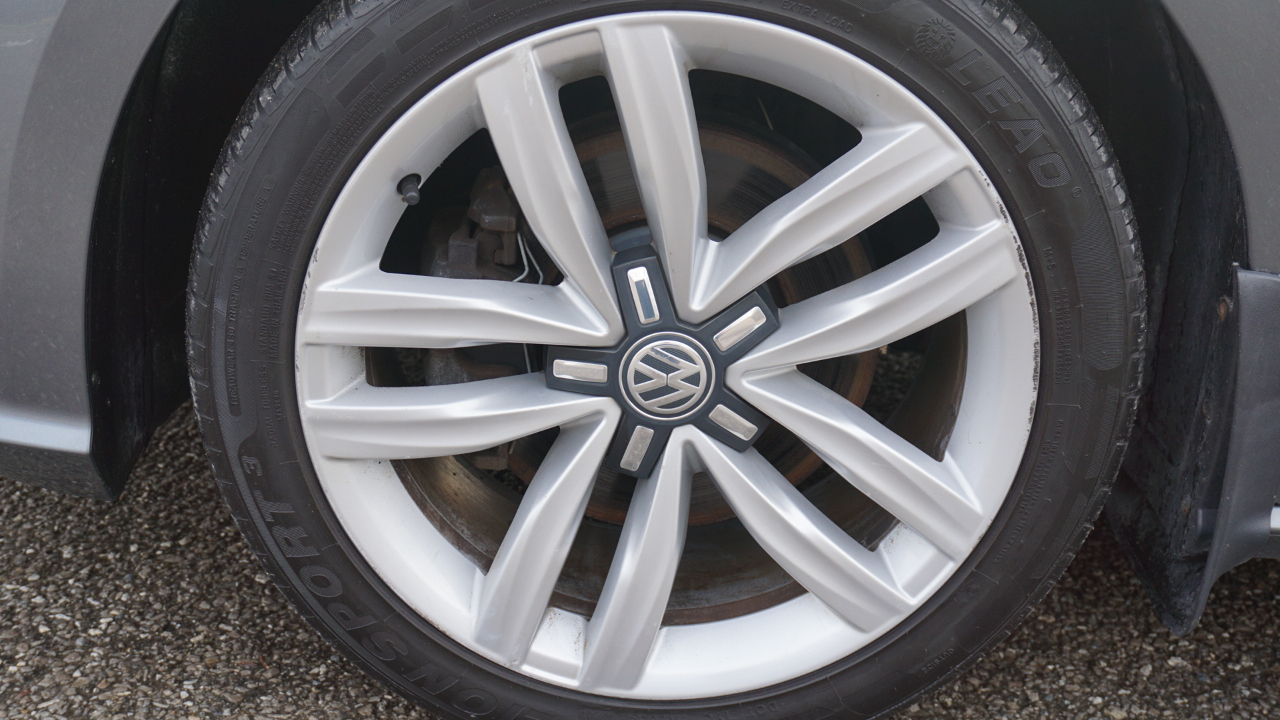 Volkswagen Passat 1.8T SE w/Technology Auto 2017