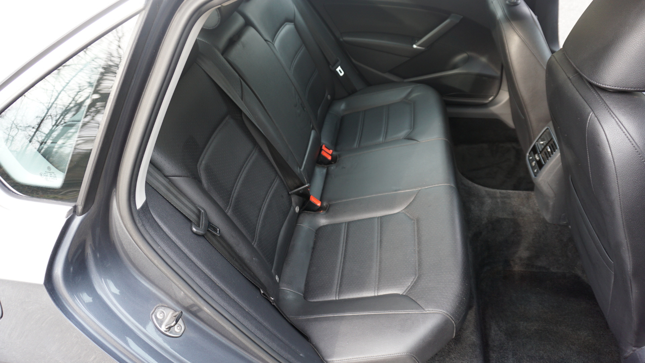 Volkswagen Passat 1.8T SE w/Technology Auto 2017