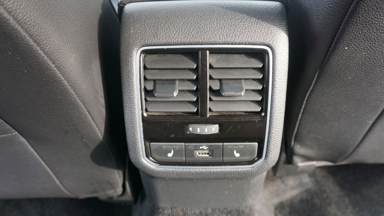 Volkswagen Passat 1.8T SE w/Technology Auto 2017