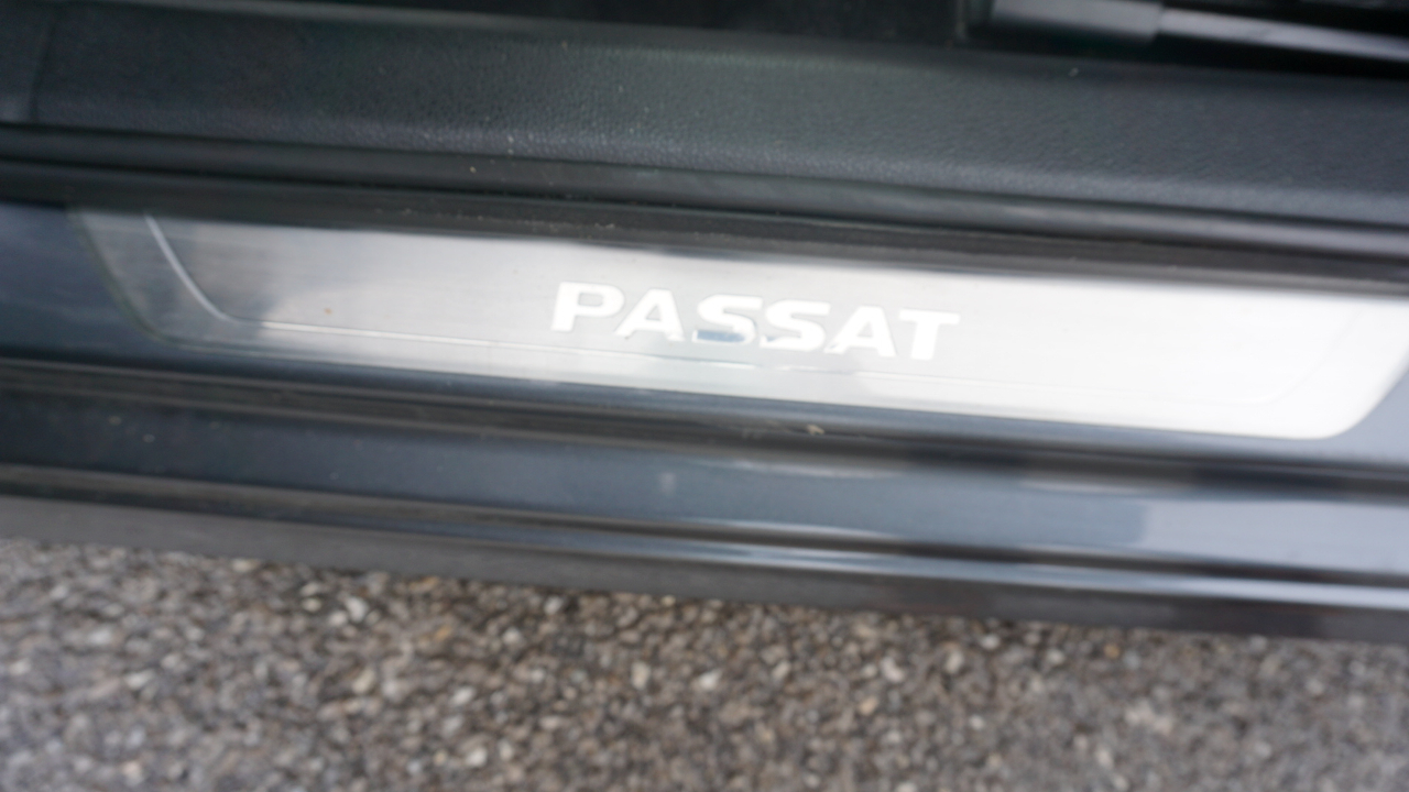 Volkswagen Passat 1.8T SE w/Technology Auto 2017