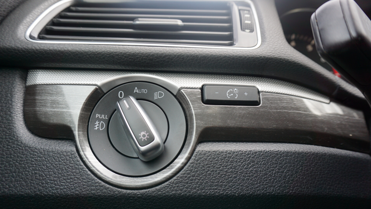 Volkswagen Passat 1.8T SE w/Technology Auto 2017