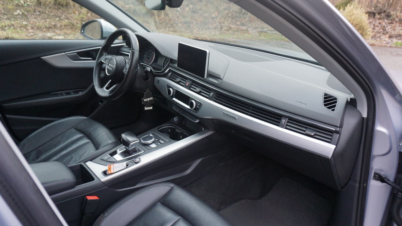 Audi A4 2.0 TFSI Auto Premium quattro AWD 2017