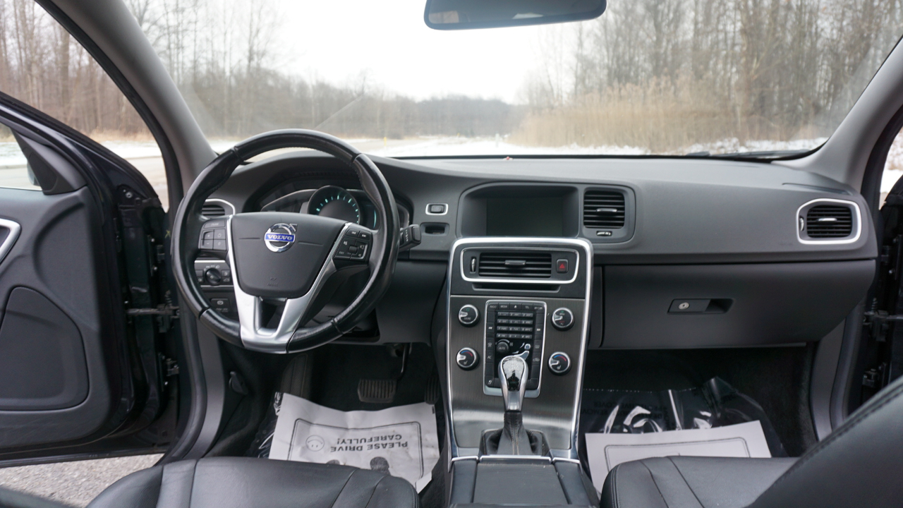 Volvo S60 4dr Sdn T5 Premier AWD 2015