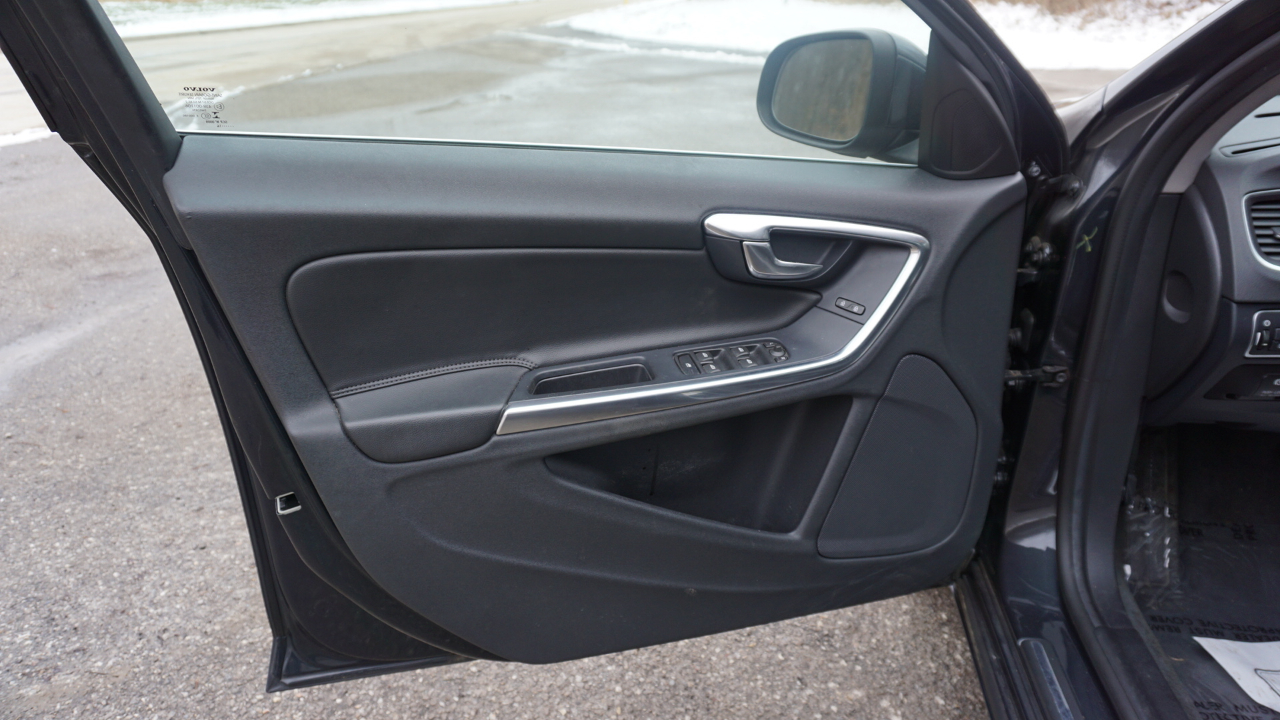 Volvo S60 4dr Sdn T5 Premier AWD 2015