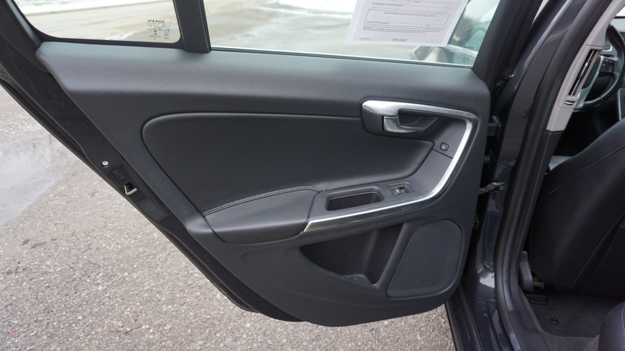 Volvo S60 4dr Sdn T5 Premier AWD 2015