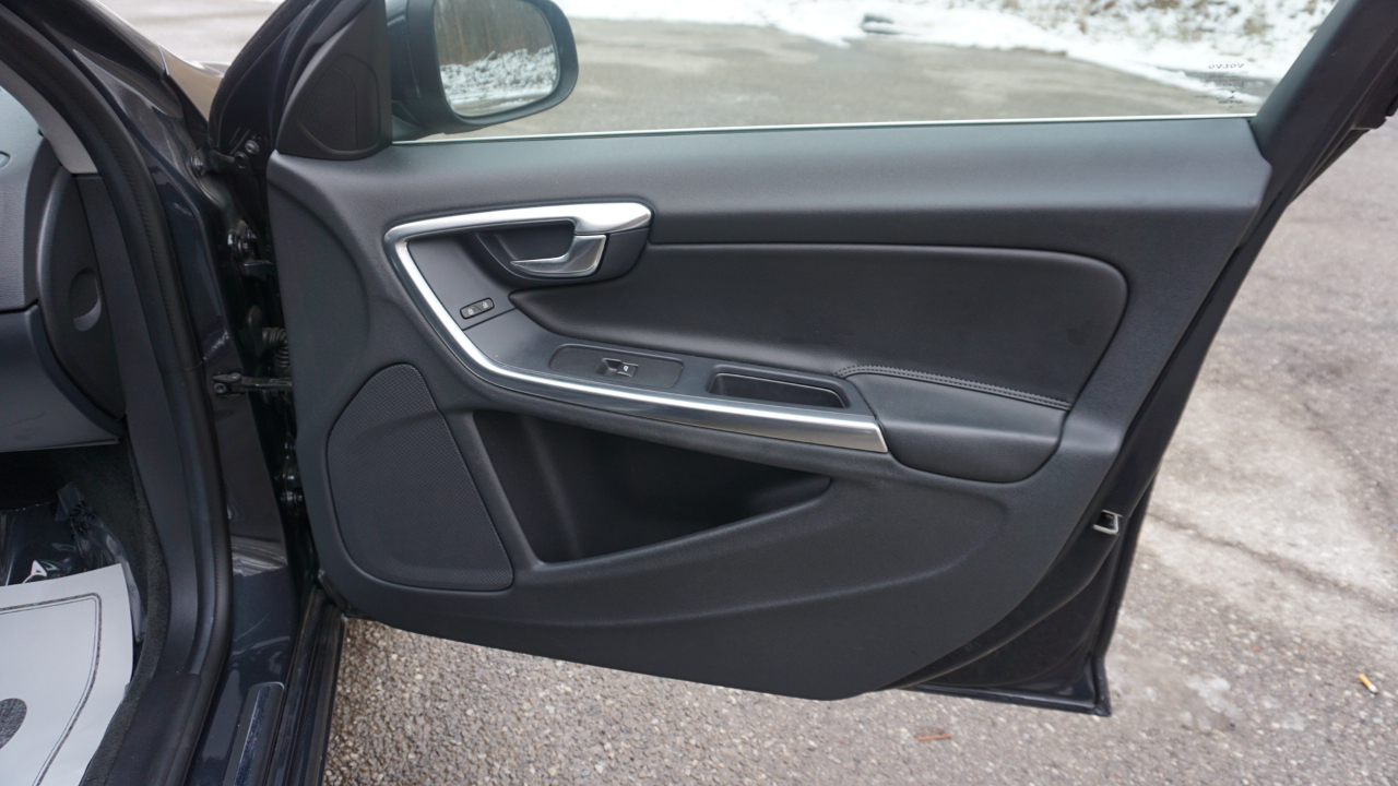 Volvo S60 4dr Sdn T5 Premier AWD 2015