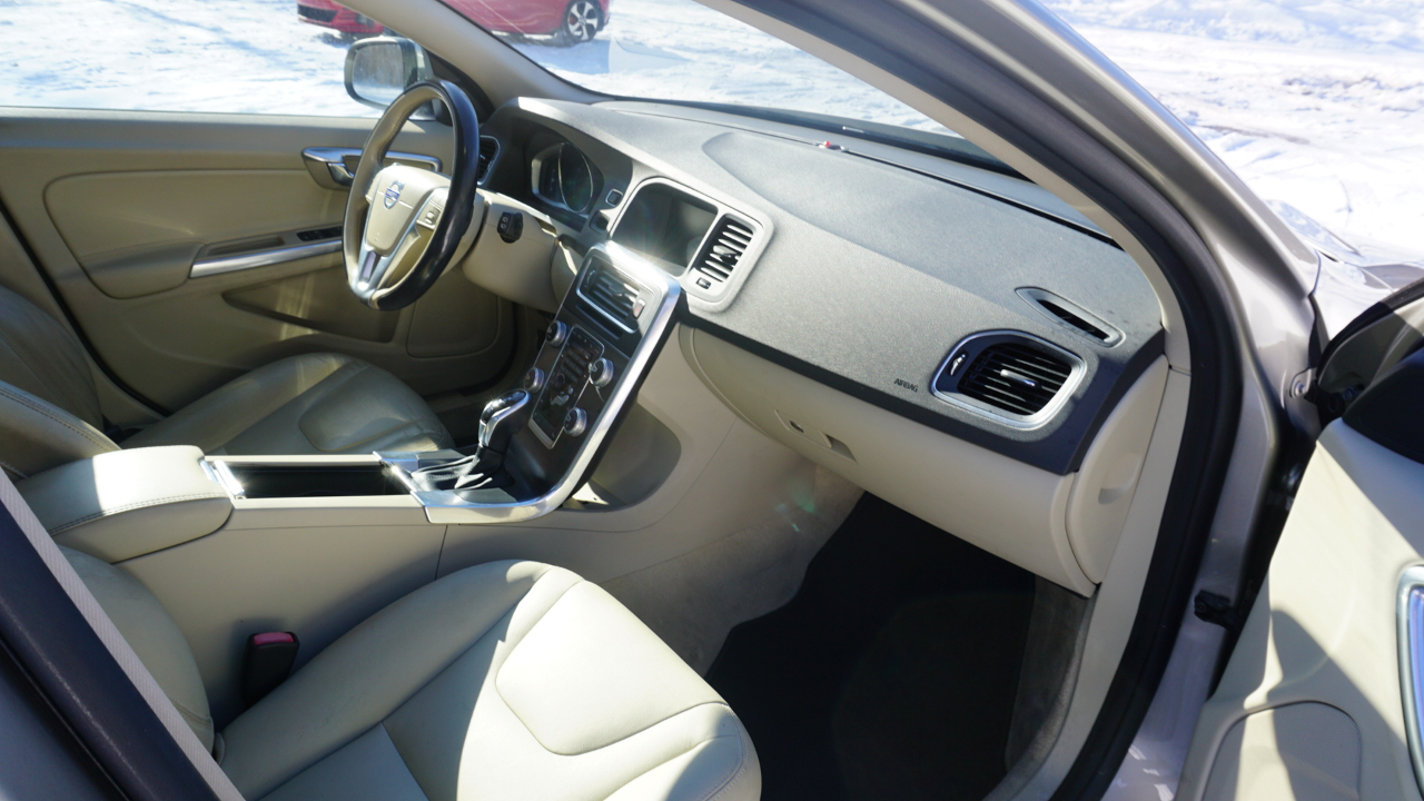 Volvo V60 2015.5 4dr Wgn T5 Premier AWD 2015