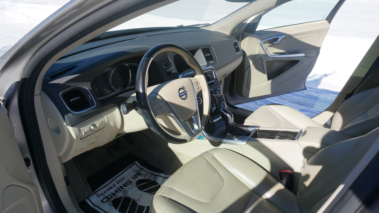 Volvo V60 2015.5 4dr Wgn T5 Premier AWD 2015