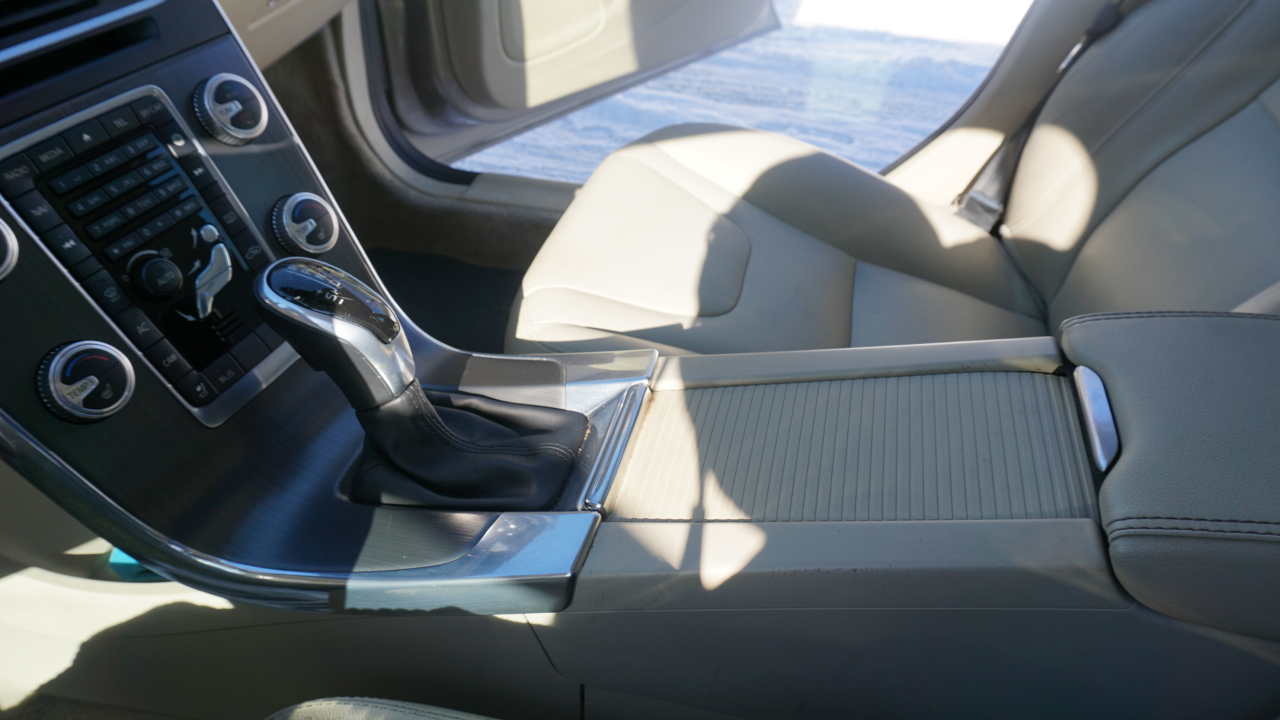 Volvo V60 2015.5 4dr Wgn T5 Premier AWD 2015