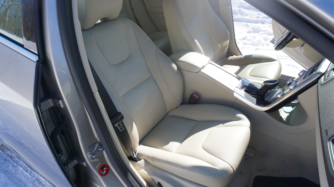 Volvo V60 2015.5 4dr Wgn T5 Premier AWD 2015